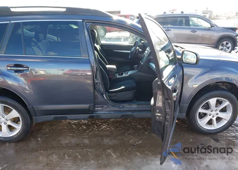 2013 Subaru Outback 2.5I Premium z USA, uszkodzony, nr VIN 4S4BRCCC3D3287257